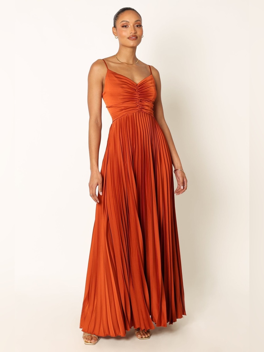 🌻NEW Petal & Pup Naira Pleated Maxi Dress Satin V Neck Adjustable Straps Size 10